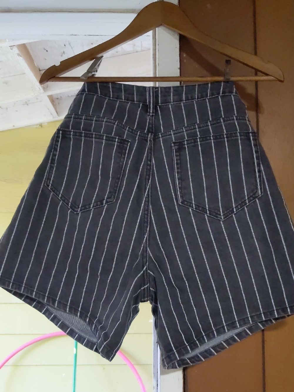 Hot topic Denim Striped High-Waist Mom Shorts Charcoal Gray - Picture 5 of 5